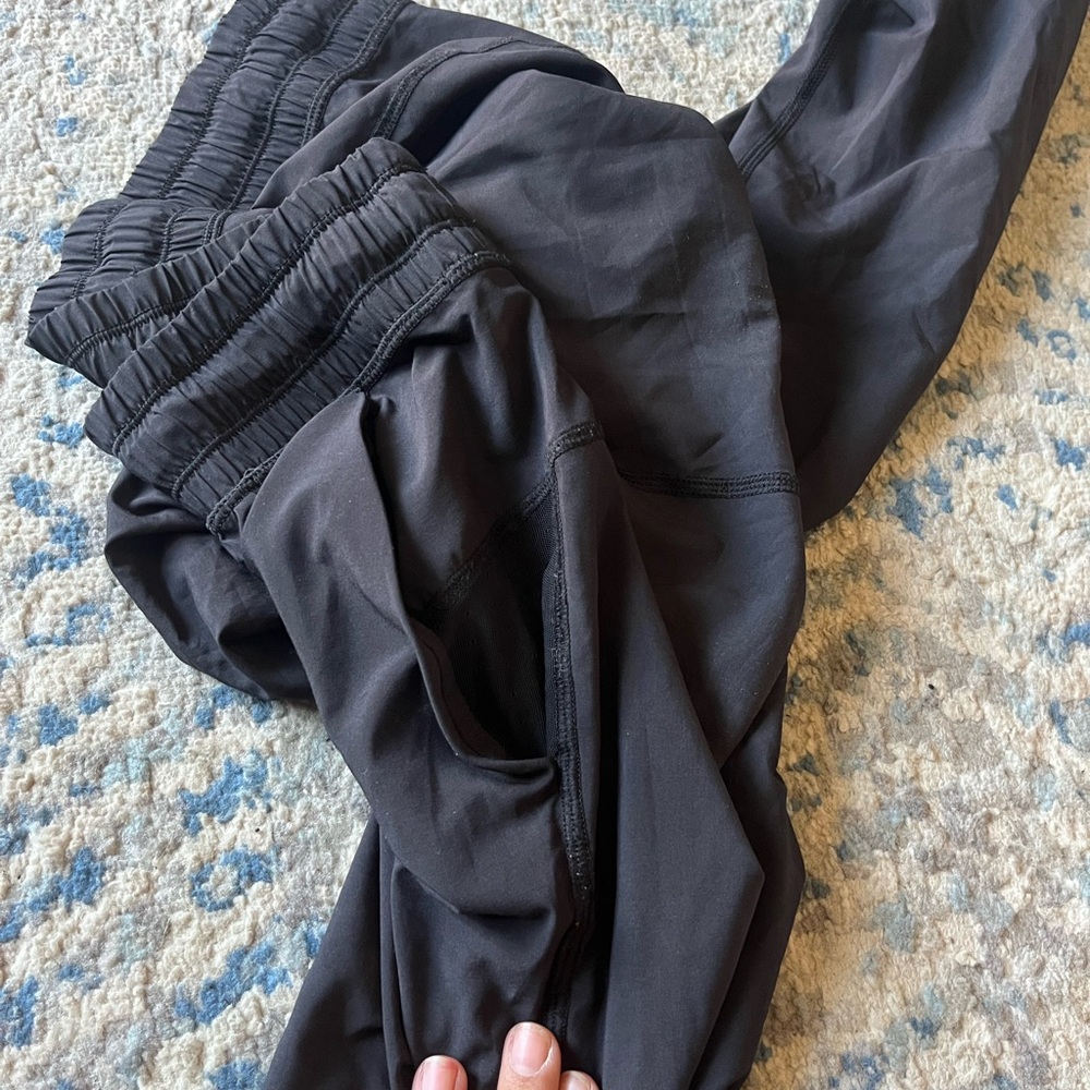 Lululemon Black Athletic Drawstring Pants Women's Size: 4 - Picture 5 of 6